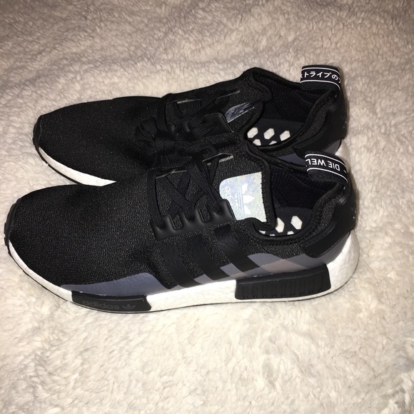 nmd r1 core black vapour pink